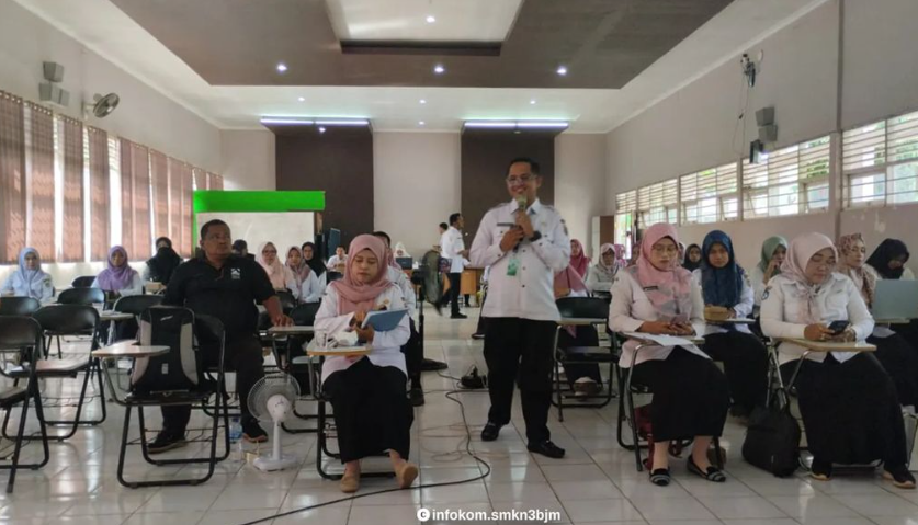 https://www.smkn3banjarmasin.sch.id/images/noimage.jpg